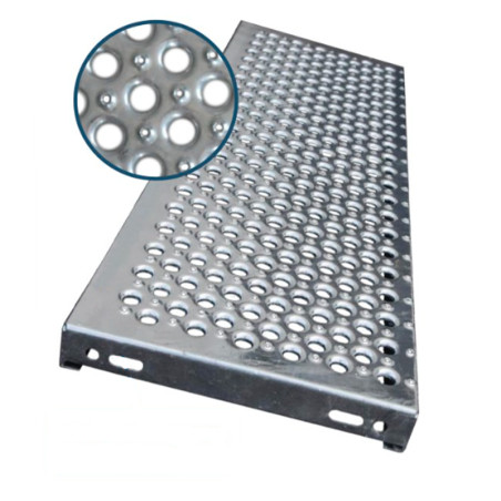 Marche escalier acier à picots antidérapants et grandes perforations 600 x 240 mm galvanisée 