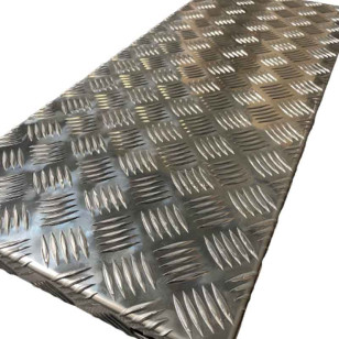 Marche escalier ALUMINIUM tôle larmée design architectural, sur mesure