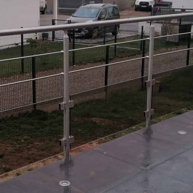 Garde corps terrasse, balcon, mezzanine à verre et barres inox en kit à l'anglaise