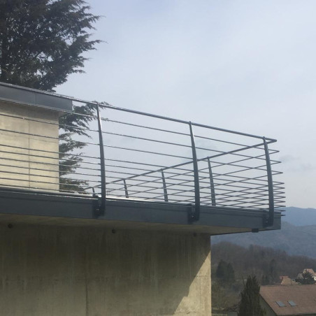 Garde corps terrasse ou balcon acier design en kit avec 10 lisses et main courante