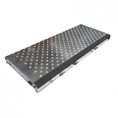 Marche acier à picots 900 x 330 mm galvanisée nez de marche antidérapant contrasté NOIR