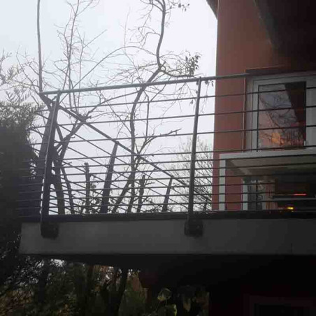 Garde corps acier à l'anglaise terrasse ou balcon acier design en kit avec 11 lisses et main courante