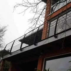 Garde corps acier à l'anglaise terrasse ou balcon acier design en kit avec 11 lisses et main courante