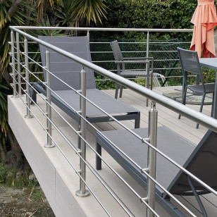 Garde corps de terrasse à 5 barres en inox en kit à la française
