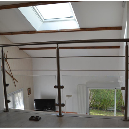 Garde corps de terrasse à verre et barres en inox à la française