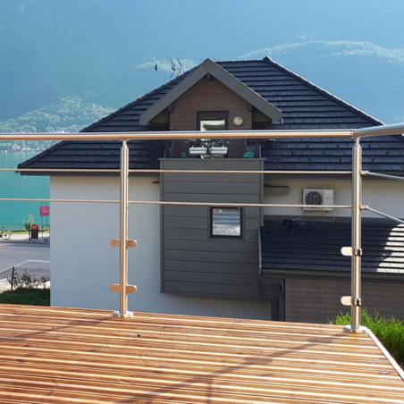 Garde corps de terrasse à verre et barres en inox à la française