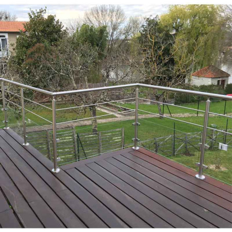Garde corps de terrasse à verre et barres en inox à la française