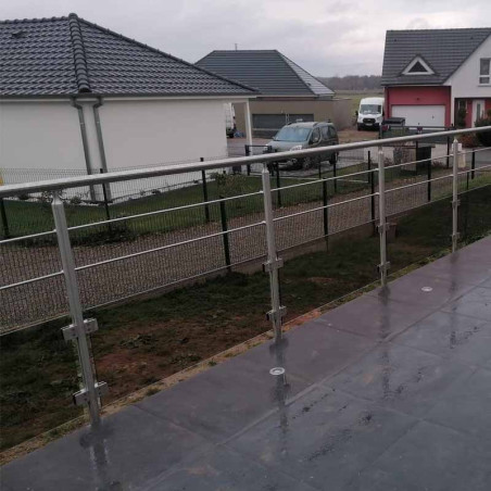 Garde corps de terrasse à verre et barres en inox à l'anglaise