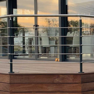 Garde corps de terrasse poteaux laqués et inox, 5 barres à la française, plusieurs coloris