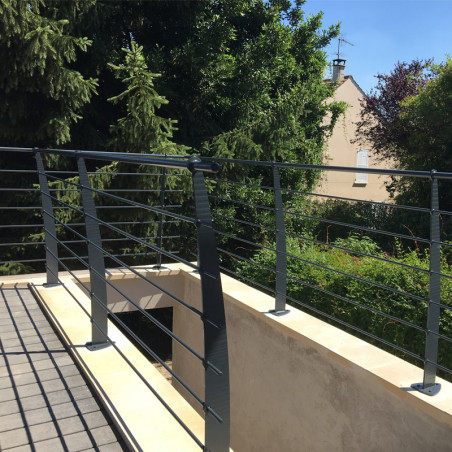 Garde corps de terrasse design en acier à 6 lisses à la française