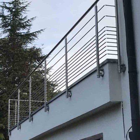 Balustrade inox exterieur sur mesure à 10 barres à l'anglaise