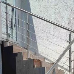 Garde corps d\'escalier à 5 cables en kit à la française, en inox