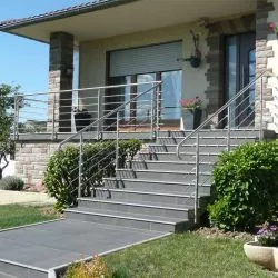 Garde corps d\'escalier à 5 lisses en kit à l\'anglaise, en inox
