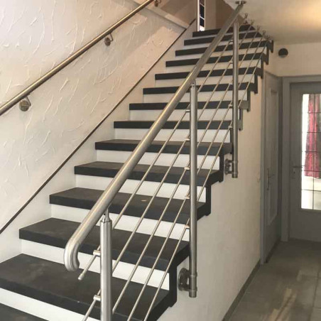 Garde corps d'escalier à 5 lisses en kit à l'anglaise, en inox