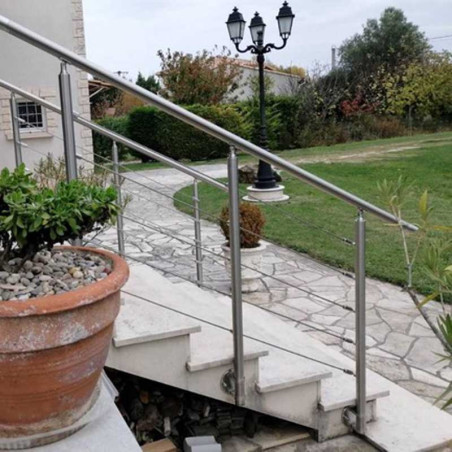 Garde corps d'escalier à 5 cables tendus en kit à l'anglaise, en inox
