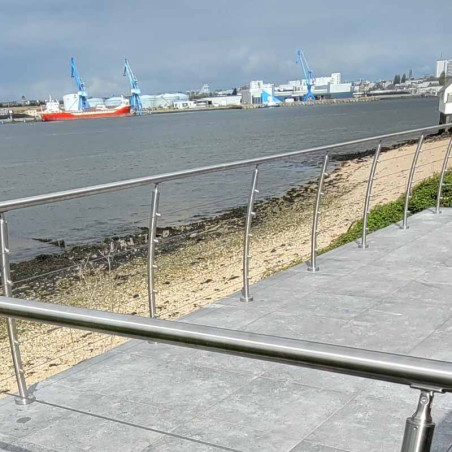 Rambarde de terrasse à 5 câbles Design Pont de Bateau en Inox en kit à la française