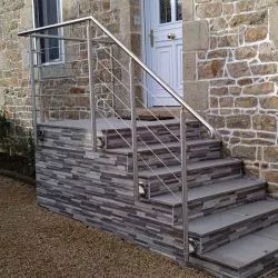 Garde corps d\'escalier à 5 cables en kit à l\'anglaise, en inox