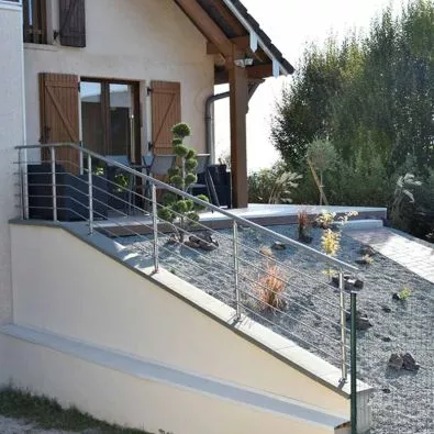 Garde corps pour muret en pente ou rampe d'accès inclinée à 5 barres en inox