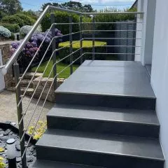 Garde corps poteaux laqués et inox brossé, 5 barres à l'anglaise