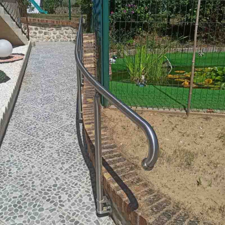 Main courante inox pose latérale sur muret en kit