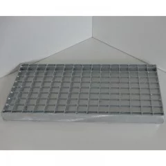 Caillebotis acier galvanisé sur mesure pressé maille 30/30 et porteurs 25/3 mm