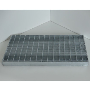 Caillebotis acier galvanisé sur mesure pressé maille 30/10 et porteurs 30/3 mm