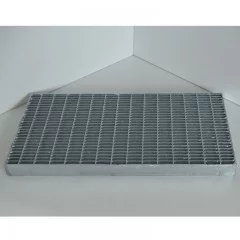 Caillebotis acier galvanisé sur mesure pressé maille 30/10 et porteurs 20/2 mm