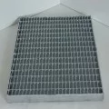 Caillebotis acier galvanisé sur mesure pressé maille 30/10 et porteurs 25/2 mm 1