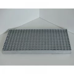 Caillebotis sur mesure pressé en acier galvanisé maille 19/19 et porteurs 25/3 mm