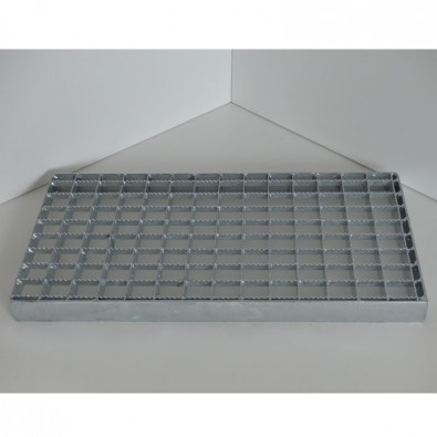 Caillebotis sur mesure cranté en acier galvanisé maille 30/30 et porteurs 30/2 mm