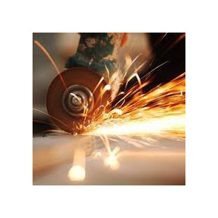 Coupe d'un poteau inox, ébavurage, compris manutentions et ré-emballage