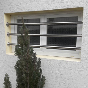 Kit barres de défense pour fenêtres ou vasistas en inox brossé
