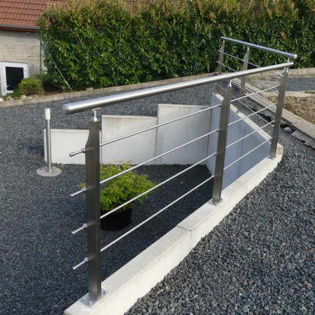 Garde corps inox en kit 4 barres avec poteaux design pour terrasse, escalier, balcon ou mezzanine