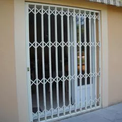 Grille de défense coulissante contemporaine modèle XL-SECURIT 