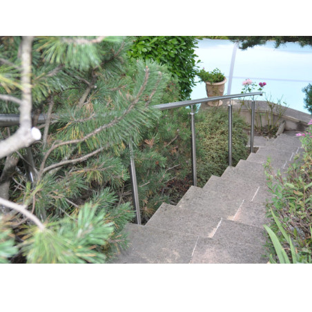 Main courante sur poteaux inox en kit