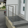 Photo de garde corps avec le poteau d'angle à 90° de garde corps inox316  6 câbles avec serre câbles intégrés et cache platine