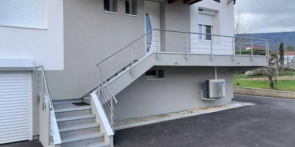 garde corps sur muret exterieur de terrasse anglaise pose laterale en inox