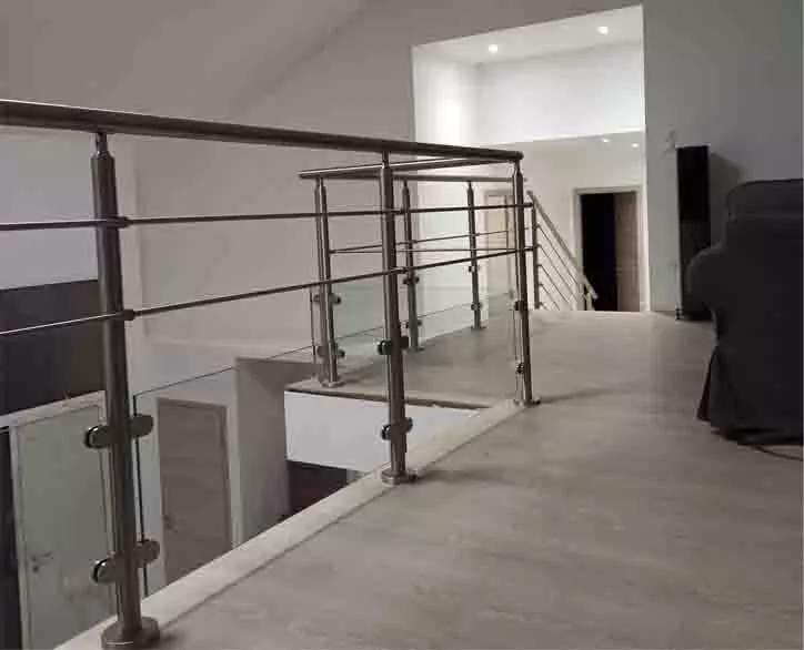 garde corps mezzanine inox et verre design
