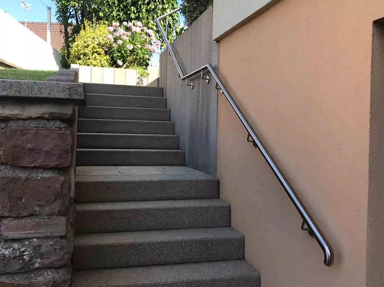 main courante escalier exterieur inox murale