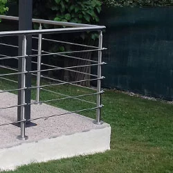 poteau angle de garde corps terrasse 5 barres inox en situation