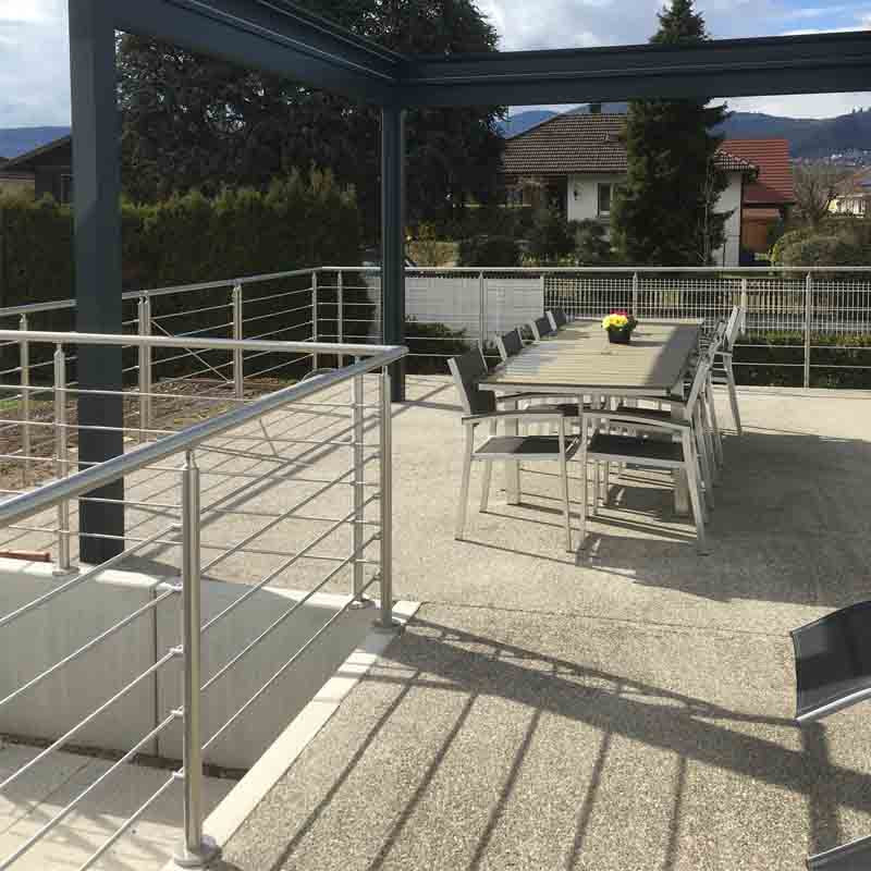garde corps exterieur inox a cinq lisses sur terrasse